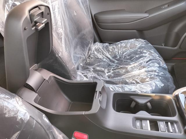 ヴェゼル ｅ：ＨＥＶ　Ｚ　新車　未登録車　車検３年　保証３年　ホンダディーラー展示車　オーディオレス　シートヒーター　ハンズフリーアクセスパワーテールゲート　１８インチアルミホイール　コンビシート　本革巻きステアリング（28枚目）