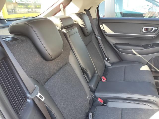 ヴェゼル ｅ：ＨＥＶ　Ｚ　新車　未登録車　車検３年　保証３年　ホンダディーラー展示車　オーディオレス　シートヒーター　ハンズフリーアクセスパワーテールゲート　１８インチアルミホイール　コンビシート　本革巻きステアリング（34枚目）