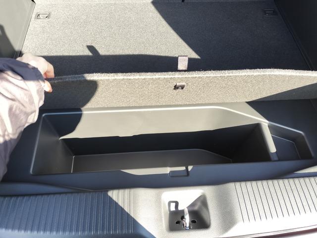 ヴェゼル ｅ：ＨＥＶ　Ｚ　新車　未登録車　車検３年　保証３年　ホンダディーラー展示車　オーディオレス　シートヒーター　ハンズフリーアクセスパワーテールゲート　１８インチアルミホイール　コンビシート　本革巻きステアリング（42枚目）