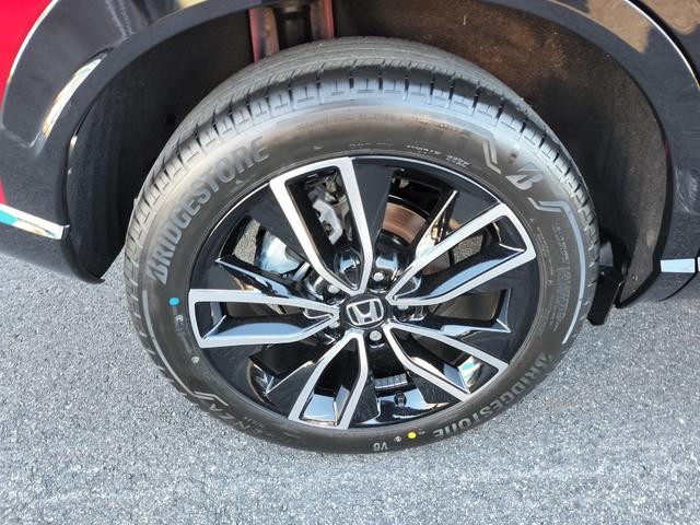 ヴェゼル ｅ：ＨＥＶ　Ｚ　新車　未登録車　車検３年　保証３年　ホンダディーラー展示車　オーディオレス　シートヒーター　ハンズフリーアクセスパワーテールゲート　１８インチアルミホイール　コンビシート　本革巻きステアリング（46枚目）