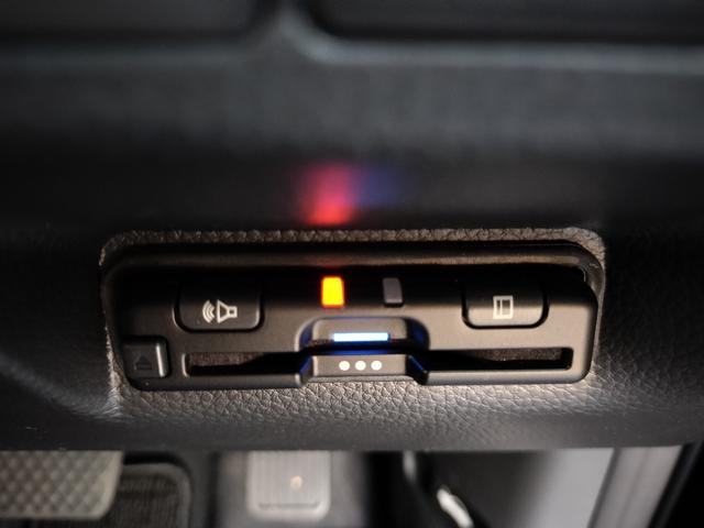 ステップワゴン ｅ：ＨＥＶスパーダ　ホンダディーラー試乗車　８人乗り　パワーテールゲート　２列目ベンチシート　運転席助手席シートヒーター　トリプルゾーンコントロール・フルオートエアコンディショナー　コンビシート　１６インチアルミホイール（12枚目）