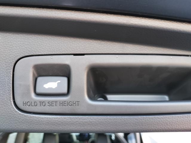 ステップワゴン ｅ：ＨＥＶスパーダ　ホンダディーラー試乗車　８人乗り　パワーテールゲート　２列目ベンチシート　運転席助手席シートヒーター　トリプルゾーンコントロール・フルオートエアコンディショナー　コンビシート　１６インチアルミホイール（50枚目）