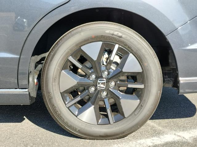 ステップワゴン ｅ：ＨＥＶスパーダ　ホンダディーラー試乗車　８人乗り　パワーテールゲート　２列目ベンチシート　運転席助手席シートヒーター　トリプルゾーンコントロール・フルオートエアコンディショナー　コンビシート　１６インチアルミホイール（56枚目）