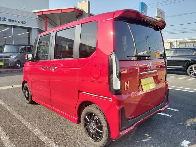 Ｎ－ＢＯＸカスタム コーディネートスタイル　ホンダディーラー試乗車　代車　ディスプレイオーディオ　駐車監視機能付き前後ドラレコ　シートヒーター　ノンターボ車　両側電動スライドドア　コーディネートスタイル　１４インチアルミホイール（9枚目）