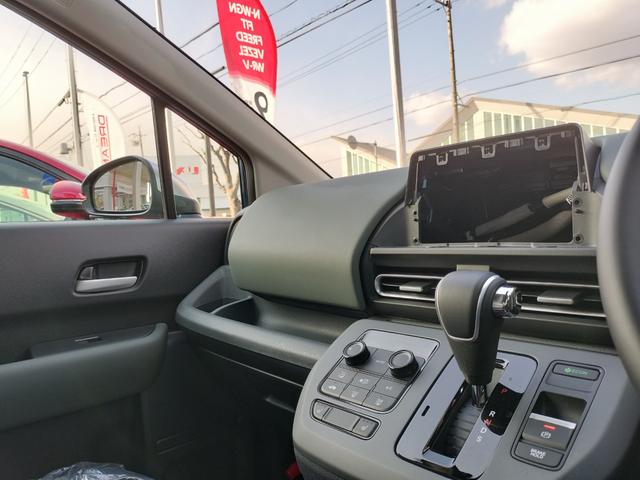 フリード クロスター 新車 展示車 ホンダディーラー販売 5人乗り クロスター オーディオレス 2列目6:4分割可倒式シート コンビシート 運転席&助手席シートヒーター 15インチアルミホイール ガソリン車 国内未登録車(32枚目)