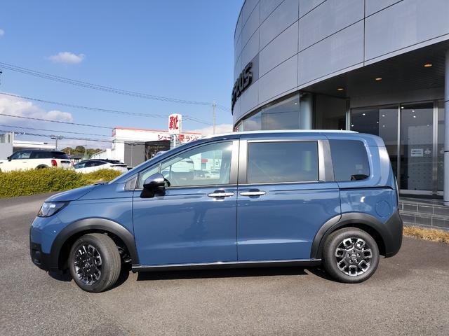 フリード クロスター 新車 展示車 ホンダディーラー販売 5人乗り クロスター オーディオレス 2列目6:4分割可倒式シート コンビシート 運転席&助手席シートヒーター 15インチアルミホイール ガソリン車 国内未登録車(53枚目)