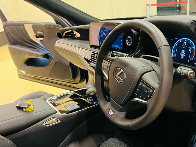ＬＳ ＬＳ５００　Ｆスポーツ　２０２５ｍｏｄｅｌ　４ＷＤ　マークレビンソン　ＴＲＤダイナミクスＰＫＧ　サンルーフ　エアサスコントローラー　ワイトレ　ＴＲＤマフラー　純正ＯＰマット　ＯＰバイザー　走行５０キロ　未使用車　ツインターボ（29枚目）