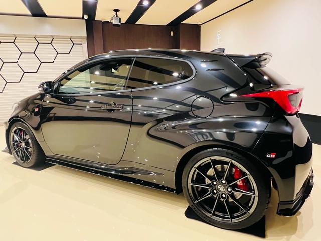 ＧＲヤリス ＲＺ　ハイパフォーマンス　ＧＲフルエアロＰＫＧ　新品車庫調　新品ワイトレ　コンフォートＰＫＧ　　クーリングＰＫＧ　　ｐｅｒｆｏｒｍａｎｃｅダンパー　エアロスタビライジング　ＧＲカーボンインテリアＰＫＧ　カーボンルーフ（11枚目）