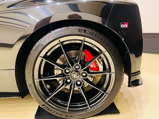 ＧＲヤリス ＲＺ　ハイパフォーマンス　ＧＲフルエアロＰＫＧ　新品車庫調　新品ワイトレ　コンフォートＰＫＧ　　クーリングＰＫＧ　　ｐｅｒｆｏｒｍａｎｃｅダンパー　エアロスタビライジング　ＧＲカーボンインテリアＰＫＧ　カーボンルーフ（28枚目）