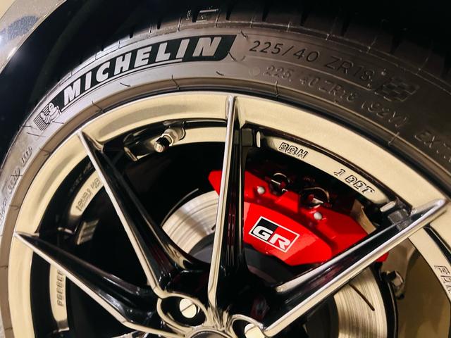 ＧＲヤリス ＲＺ　ハイパフォーマンス　ＧＲフルエアロＰＫＧ　新品車庫調　新品ワイトレ　コンフォートＰＫＧ　　クーリングＰＫＧ　　ｐｅｒｆｏｒｍａｎｃｅダンパー　エアロスタビライジング　ＧＲカーボンインテリアＰＫＧ　カーボンルーフ（29枚目）