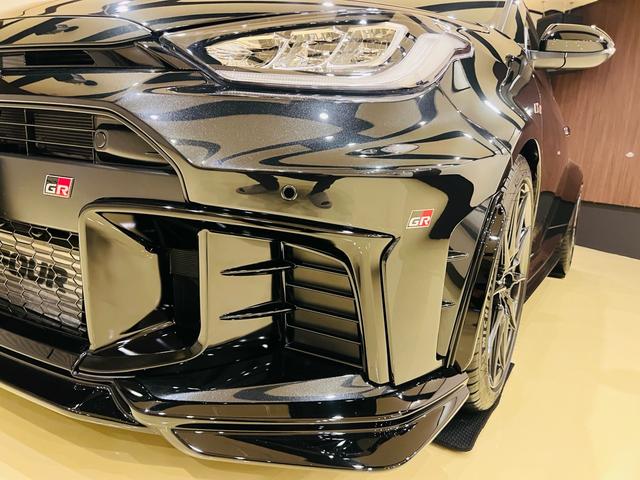 ＧＲヤリス ＲＺ　ハイパフォーマンス　ＧＲフルエアロＰＫＧ　新品車庫調　新品ワイトレ　コンフォートＰＫＧ　　クーリングＰＫＧ　　ｐｅｒｆｏｒｍａｎｃｅダンパー　エアロスタビライジング　ＧＲカーボンインテリアＰＫＧ　カーボンルーフ（36枚目）