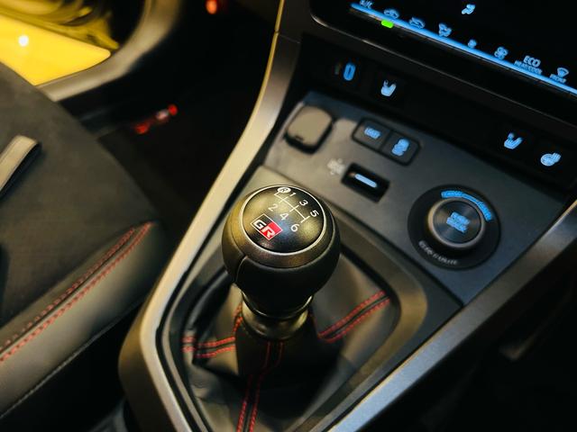 ＧＲヤリス ＲＺ　ハイパフォーマンス　ＧＲフルエアロＰＫＧ　新品車庫調　新品ワイトレ　コンフォートＰＫＧ　　クーリングＰＫＧ　　ｐｅｒｆｏｒｍａｎｃｅダンパー　エアロスタビライジング　ＧＲカーボンインテリアＰＫＧ　カーボンルーフ（42枚目）