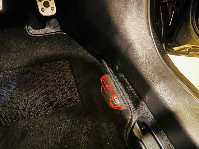 ＧＲヤリス ＲＺ　ハイパフォーマンス　ＧＲフルエアロＰＫＧ　新品車庫調　新品ワイトレ　コンフォートＰＫＧ　　クーリングＰＫＧ　　ｐｅｒｆｏｒｍａｎｃｅダンパー　エアロスタビライジング　ＧＲカーボンインテリアＰＫＧ　カーボンルーフ（48枚目）
