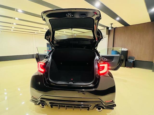 ＧＲヤリス ＲＺ　ハイパフォーマンス　ＧＲフルエアロＰＫＧ　新品車庫調　新品ワイトレ　コンフォートＰＫＧ　　クーリングＰＫＧ　　ｐｅｒｆｏｒｍａｎｃｅダンパー　エアロスタビライジング　ＧＲカーボンインテリアＰＫＧ　カーボンルーフ（61枚目）