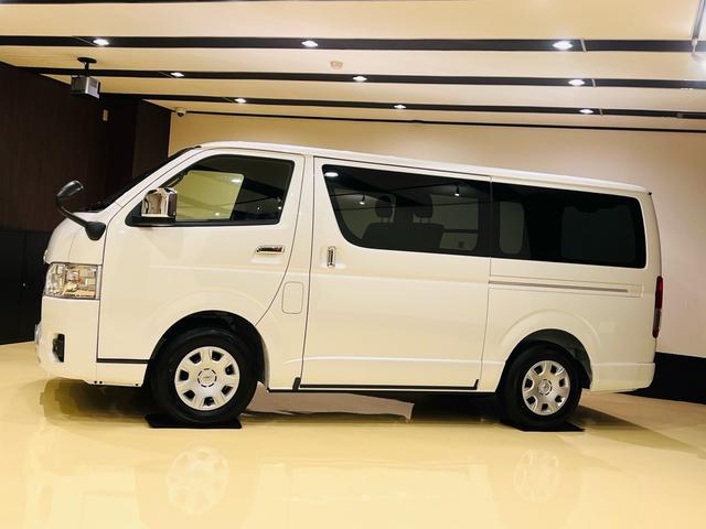 ハイエースバン スーパーＧＬ　ダークプライムＩＩ　両側パワースライドドア　登録済未使用車　パノラミックビューモニター　デジタルインナーミラー　ハーフレザーシート　ＬＥＤヘッドライト　インテリアジェントクリアランスソナー　スマートキー　新車保証（2枚目）