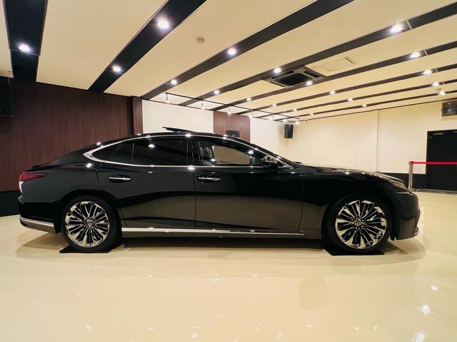 ＬＳ ＬＳ５００　エグゼクティブ　４ＷＤ　ツインターボ　ワンオーナー　サンルーフ　リアエンターテイメントシステム　マークレビンソンシステム　レーダー探知機　テレビ　ナビ　ＥＴＣ　ベンチレーション　デジダルインナーミラー　フル装備（10枚目）