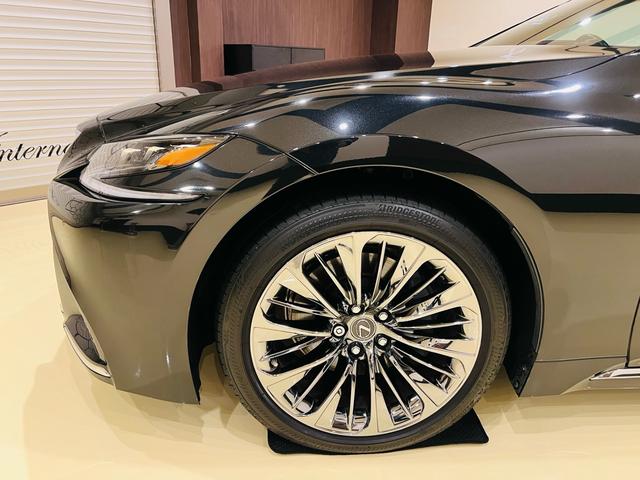ＬＳ ＬＳ５００　エグゼクティブ　４ＷＤ　ツインターボ　ワンオーナー　サンルーフ　リアエンターテイメントシステム　マークレビンソンシステム　レーダー探知機　テレビ　ナビ　ＥＴＣ　ベンチレーション　デジダルインナーミラー　フル装備（14枚目）
