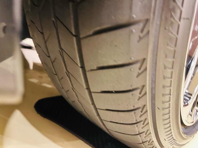 ＬＳ ＬＳ５００　エグゼクティブ　４ＷＤ　ツインターボ　ワンオーナー　サンルーフ　リアエンターテイメントシステム　マークレビンソンシステム　レーダー探知機　テレビ　ナビ　ＥＴＣ　ベンチレーション　デジダルインナーミラー　フル装備（15枚目）
