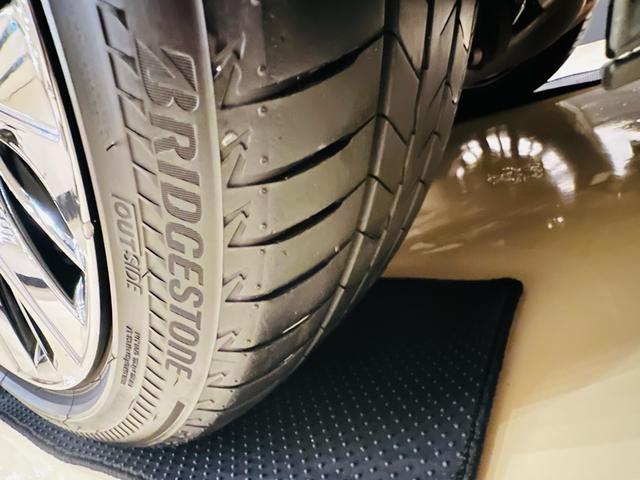 ＬＳ ＬＳ５００　エグゼクティブ　４ＷＤ　ツインターボ　ワンオーナー　サンルーフ　リアエンターテイメントシステム　マークレビンソンシステム　レーダー探知機　テレビ　ナビ　ＥＴＣ　ベンチレーション　デジダルインナーミラー　フル装備（17枚目）