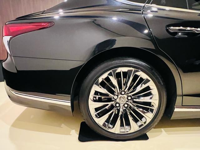 ＬＳ ＬＳ５００　エグゼクティブ　４ＷＤ　ツインターボ　ワンオーナー　サンルーフ　リアエンターテイメントシステム　マークレビンソンシステム　レーダー探知機　テレビ　ナビ　ＥＴＣ　ベンチレーション　デジダルインナーミラー　フル装備（18枚目）