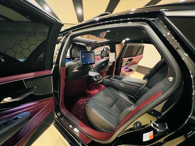 ＬＳ ＬＳ５００　エグゼクティブ　４ＷＤ　ツインターボ　ワンオーナー　サンルーフ　リアエンターテイメントシステム　マークレビンソンシステム　レーダー探知機　テレビ　ナビ　ＥＴＣ　ベンチレーション　デジダルインナーミラー　フル装備（56枚目）