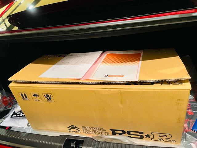 ＩＳ ＩＳ５００　Ｆスポーツパフォーマンス　マークレビンソン　新品ＲＳＲ車高調　ワイトレ　寒冷地仕様　ムーンルーフ　ワンオーナー禁煙車　オプションカラー　オレンジキャリパー　ナビ　テレビ　ＥＴＣ　パノラマビュー　新車保証（5枚目）
