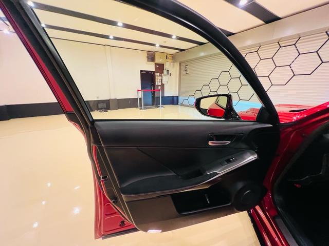 ＩＳ ＩＳ５００　Ｆスポーツパフォーマンス　マークレビンソン　新品ＲＳＲ車高調　ワイトレ　寒冷地仕様　ムーンルーフ　ワンオーナー禁煙車　オプションカラー　オレンジキャリパー　ナビ　テレビ　ＥＴＣ　パノラマビュー　新車保証（51枚目）
