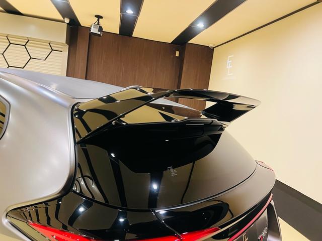 ＧＲヤリス ＲＺハイパフォーマンスセバスチャンオジエエディション　世界限定車１００台　シリアル３３　新品ＴＥＩＮ車高ワイトレ　ワンオーナー禁煙車　新車保証　ＪＢＬプレミアサウンド　カーボンルーフ　カーボン軽量ラリースポイラー　ディーラー記録簿　ナビテレビＥＴＣ（18枚目）