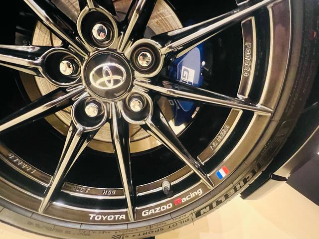 ＧＲヤリス ＲＺハイパフォーマンスセバスチャンオジエエディション　世界限定車１００台　シリアル３３　新品ＴＥＩＮ車高ワイトレ　ワンオーナー禁煙車　新車保証　ＪＢＬプレミアサウンド　カーボンルーフ　カーボン軽量ラリースポイラー　ディーラー記録簿　ナビテレビＥＴＣ（24枚目）