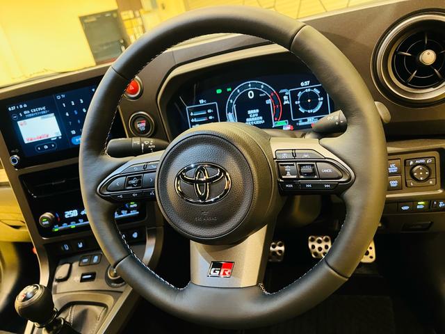 ＧＲヤリス ＲＺハイパフォーマンスセバスチャンオジエエディション　世界限定車１００台　シリアル３３　新品ＴＥＩＮ車高ワイトレ　ワンオーナー禁煙車　新車保証　ＪＢＬプレミアサウンド　カーボンルーフ　カーボン軽量ラリースポイラー　ディーラー記録簿　ナビテレビＥＴＣ（47枚目）