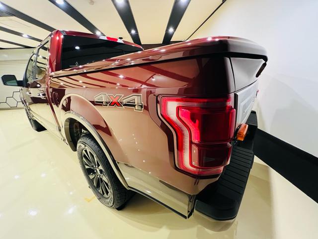 F-150 キングランチ 新車並行 V8 5000CC 4WD 大型サンルーフ キングランチ専用インテリア 360度カメラ オートステップ ハードトノカバー マッサージシート シートエアコン ヒッチメンバー ETC(7枚目)