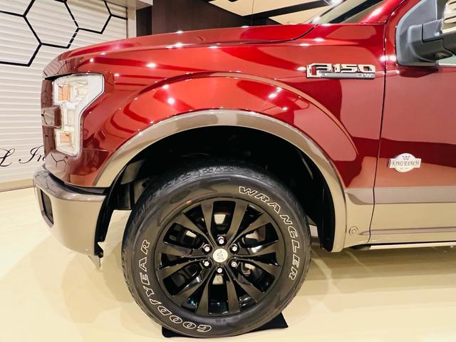 F-150 キングランチ 新車並行 V8 5000CC 4WD 大型サンルーフ キングランチ専用インテリア 360度カメラ オートステップ ハードトノカバー マッサージシート シートエアコン ヒッチメンバー ETC(19枚目)