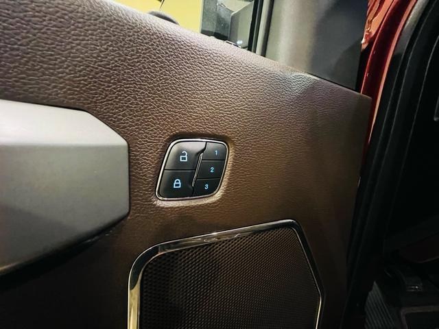 F-150 キングランチ 新車並行 V8 5000CC 4WD 大型サンルーフ キングランチ専用インテリア 360度カメラ オートステップ ハードトノカバー マッサージシート シートエアコン ヒッチメンバー ETC(42枚目)