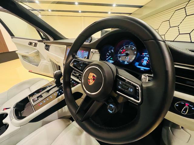 マカン マカンＳ　ＯＰ３９９　ワンオーナー禁煙車　禁煙車　ＯＰスポクロ　ＯＰホワイトレザーＰＫＧ　ＯＰルーフライニング　ＯＰパノラマルーフ　ＯＰ２１インチスパイダーＡＷ　ＯＰエクステリアＰＫＧ　ＯＰテインテッドＬＥ（35枚目）