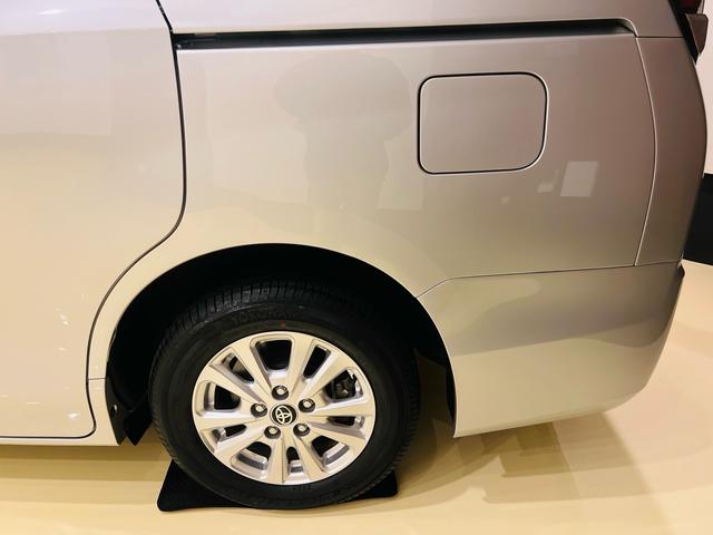 ノア ハイブリッドＸ　純正　ナビ　フルセグテレビ　ＥＴＣ　パワースライドドア　トヨタセーフティセンス　スマートキー（19枚目）