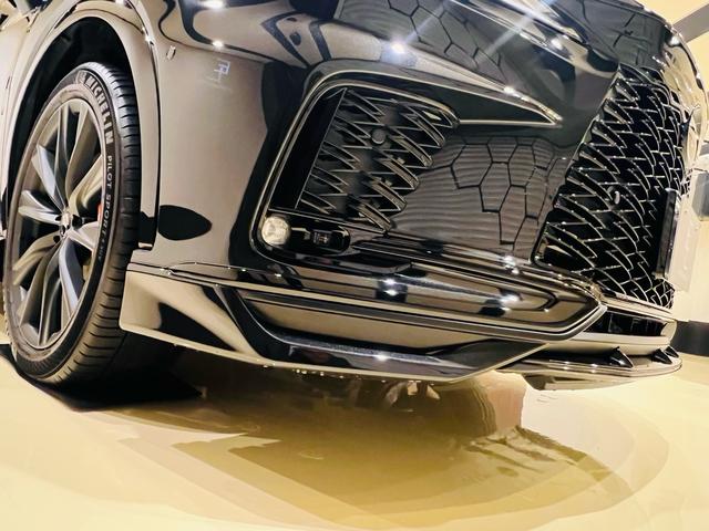 ＲＸ ＲＸ５００ｈ　Ｆスポーツパフォーマンス　２０２５改良モデル　マークレビンソン　ＴＲＤマフラー　ＴＲＤダイナミクスエアロＰＫＧ　大型パノラマルーフ　寒冷地仕様　輻射ヒーター　社外セキュリティシステム　ブラックルーフレール　置くだけ充電（12枚目）