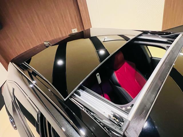 ＲＸ ＲＸ５００ｈ　Ｆスポーツパフォーマンス　２０２５改良モデル　マークレビンソン　ＴＲＤマフラー　ＴＲＤダイナミクスエアロＰＫＧ　大型パノラマルーフ　寒冷地仕様　輻射ヒーター　社外セキュリティシステム　ブラックルーフレール　置くだけ充電（21枚目）