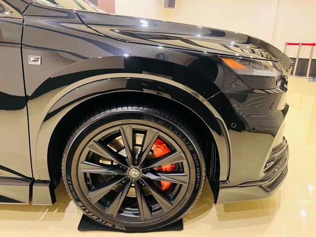 ＲＸ ＲＸ５００ｈ　Ｆスポーツパフォーマンス　２０２５改良モデル　マークレビンソン　ＴＲＤマフラー　ＴＲＤダイナミクスエアロＰＫＧ　大型パノラマルーフ　寒冷地仕様　輻射ヒーター　社外セキュリティシステム　ブラックルーフレール　置くだけ充電（22枚目）