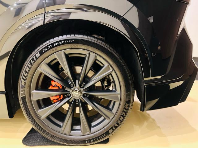 ＲＸ ＲＸ５００ｈ　Ｆスポーツパフォーマンス　２０２５改良モデル　マークレビンソン　ＴＲＤマフラー　ＴＲＤダイナミクスエアロＰＫＧ　大型パノラマルーフ　寒冷地仕様　輻射ヒーター　社外セキュリティシステム　ブラックルーフレール　置くだけ充電（27枚目）