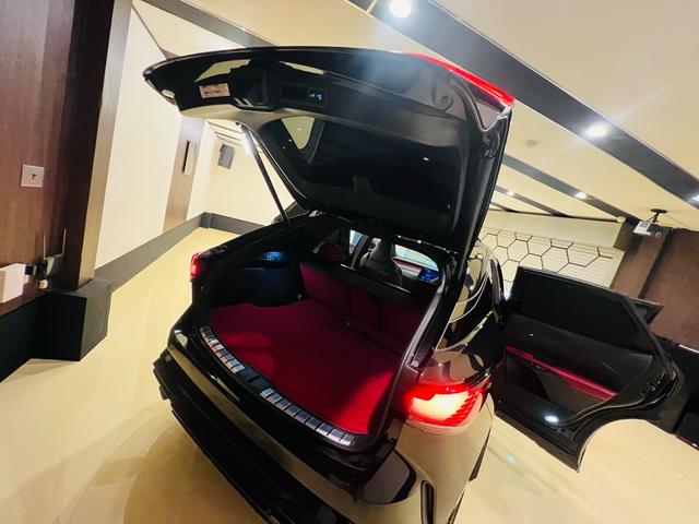 ＲＸ ＲＸ５００ｈ　Ｆスポーツパフォーマンス　２０２５改良モデル　マークレビンソン　ＴＲＤマフラー　ＴＲＤダイナミクスエアロＰＫＧ　大型パノラマルーフ　寒冷地仕様　輻射ヒーター　社外セキュリティシステム　ブラックルーフレール　置くだけ充電（60枚目）