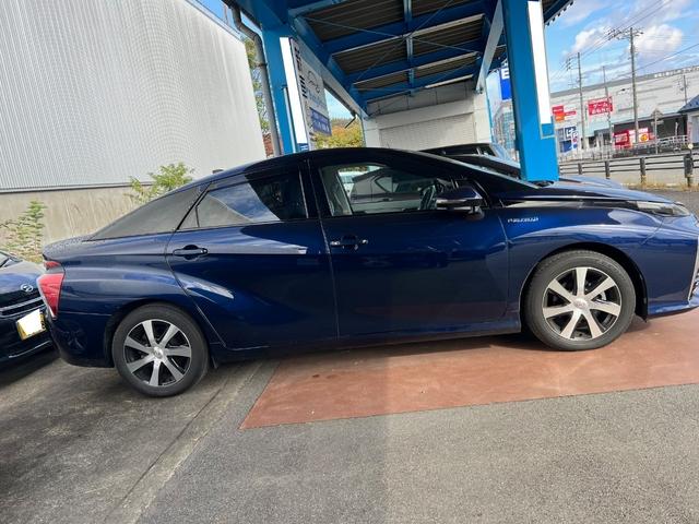 MIRAI ベースグレード レザーシート ステアリングヒーター クリアランスソナー シートメモリー レーダークルーズコントロール バックカメラ フルセグTV LEDヘッドライト パワーシート&シートヒーター 禁煙車(4枚目)