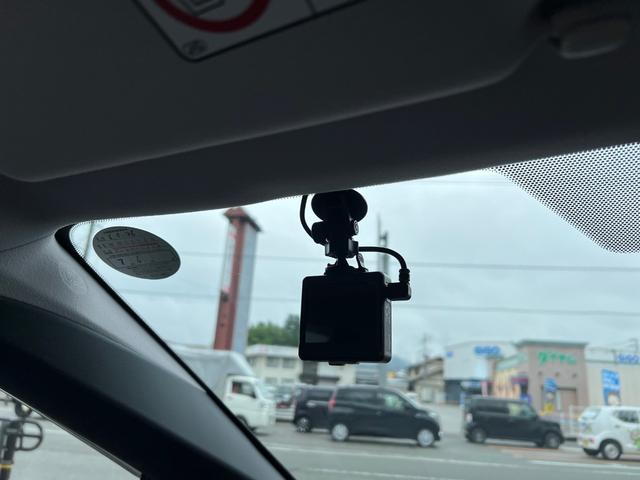 MIRAI ベースグレード レザーシート ステアリングヒーター クリアランスソナー シートメモリー レーダークルーズコントロール バックカメラ フルセグTV LEDヘッドライト パワーシート&シートヒーター 禁煙車(13枚目)