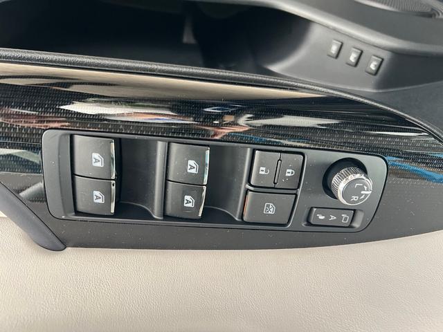 MIRAI ベースグレード レザーシート ステアリングヒーター クリアランスソナー シートメモリー レーダークルーズコントロール バックカメラ フルセグTV LEDヘッドライト パワーシート&シートヒーター 禁煙車(19枚目)