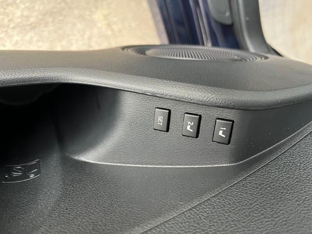 MIRAI ベースグレード レザーシート ステアリングヒーター クリアランスソナー シートメモリー レーダークルーズコントロール バックカメラ フルセグTV LEDヘッドライト パワーシート&シートヒーター 禁煙車(20枚目)