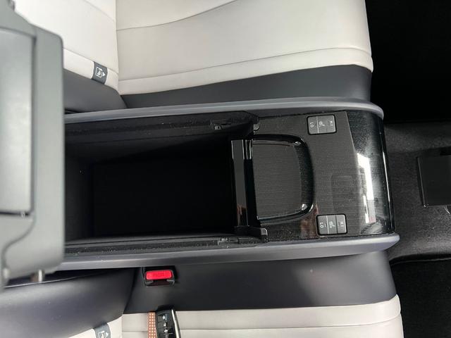 MIRAI ベースグレード レザーシート ステアリングヒーター クリアランスソナー シートメモリー レーダークルーズコントロール バックカメラ フルセグTV LEDヘッドライト パワーシート&シートヒーター 禁煙車(22枚目)