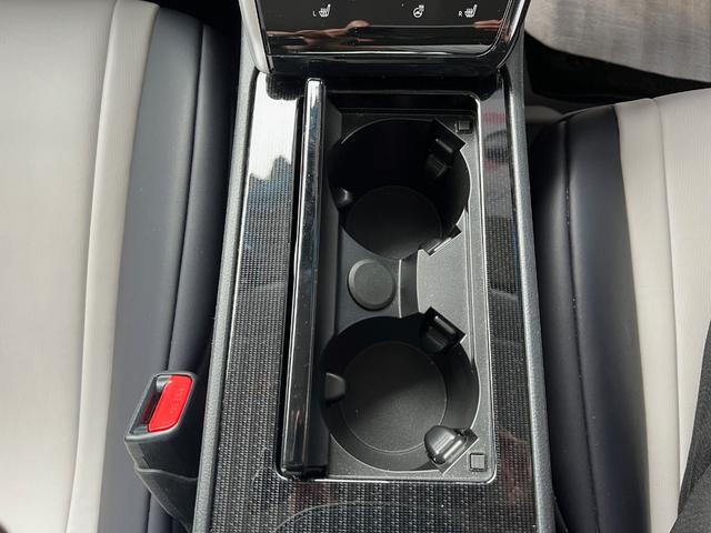 MIRAI ベースグレード レザーシート ステアリングヒーター クリアランスソナー シートメモリー レーダークルーズコントロール バックカメラ フルセグTV LEDヘッドライト パワーシート&シートヒーター 禁煙車(23枚目)