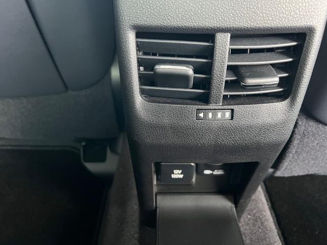 MIRAI ベースグレード レザーシート ステアリングヒーター クリアランスソナー シートメモリー レーダークルーズコントロール バックカメラ フルセグTV LEDヘッドライト パワーシート&シートヒーター 禁煙車(24枚目)