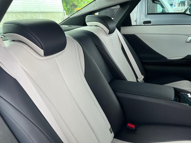 MIRAI ベースグレード レザーシート ステアリングヒーター クリアランスソナー シートメモリー レーダークルーズコントロール バックカメラ フルセグTV LEDヘッドライト パワーシート&シートヒーター 禁煙車(25枚目)