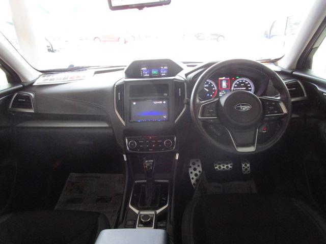 フォレスター アドバンス　４ＷＤ　ハイブリッド　アイサイト　デジタルインナーミラー　フロントビューモニター　サイドビューモニター　レーダークルーズコントロール　プリクラッシュセーフティ　パワーバックドア　パワーシート　ＬＥＤライト（4枚目）