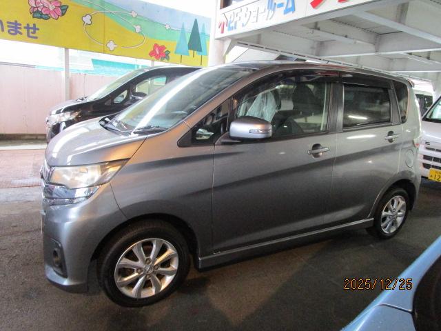 デイズ ハイウェイスター　Ｘ　４ＷＤ　ワンオーナー　エマージェンシーブレーキ　エコアイドル　メモリナビ　フルセグＴＶ　ＤＶＤ再生　Ｂｌｕｅｔｏｏｔｈ接続　アラウンドビューモニター　ＥＴＣ　ナビ連動ドラレコ　ＨＩＤライト　シートヒーター（2枚目）